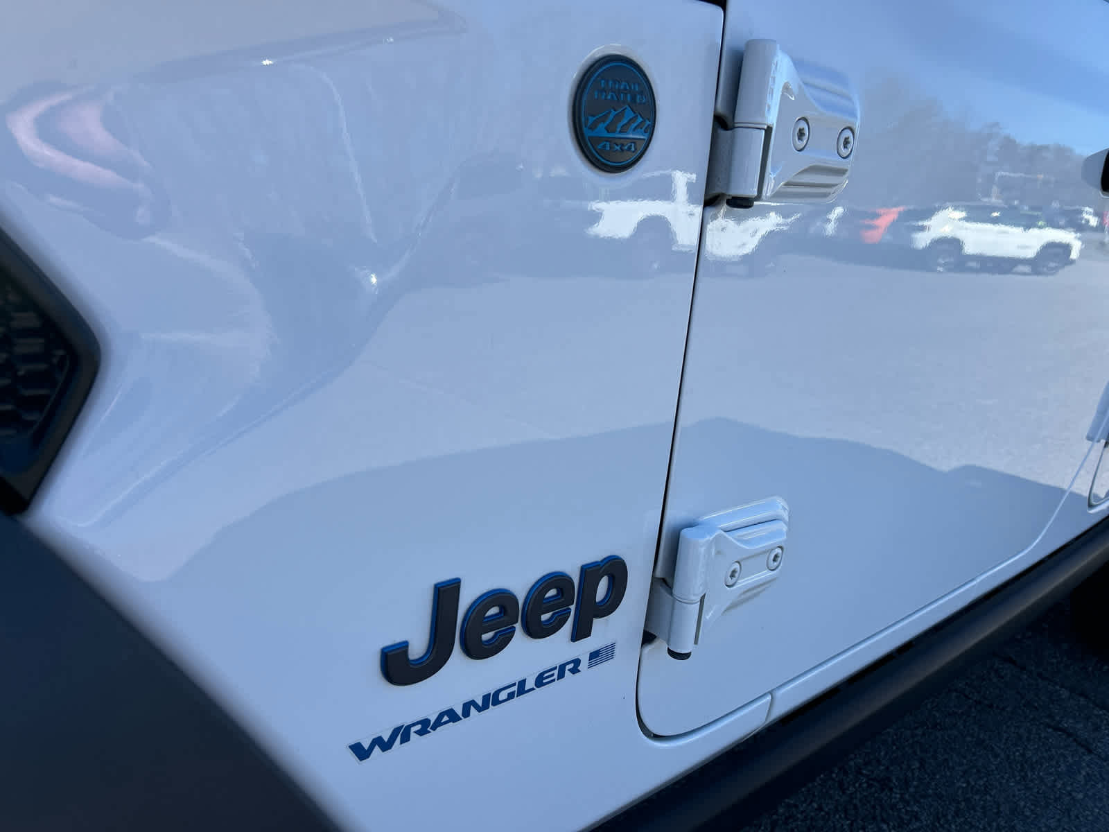 Used 2023 Jeep Wrangler Unlimited w/ Cold Weather Group image 17