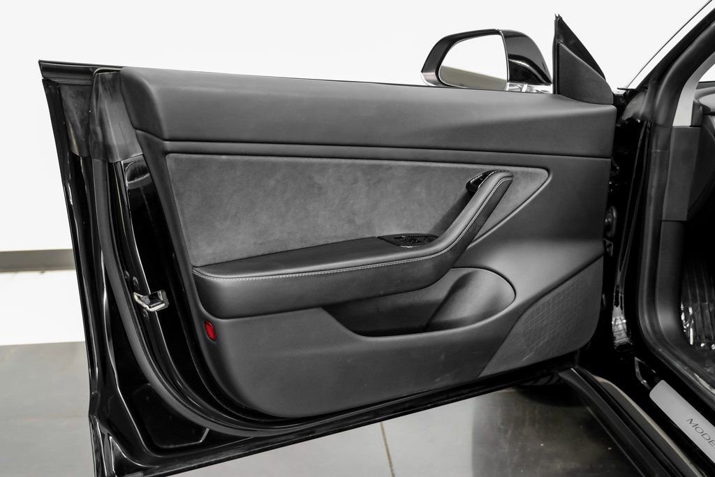 Used 2019 Tesla Model 3 Standard Range Plus image 39