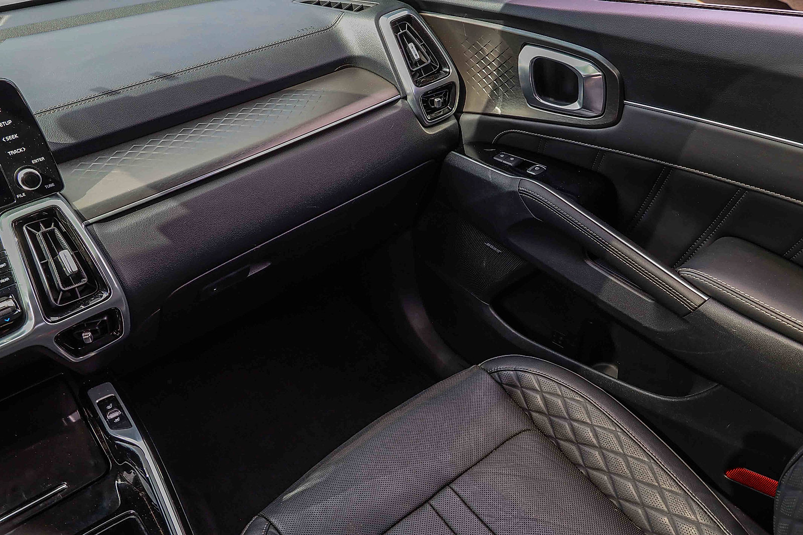 Certified 2023 Kia Sorento SX AWD/4WD image 17