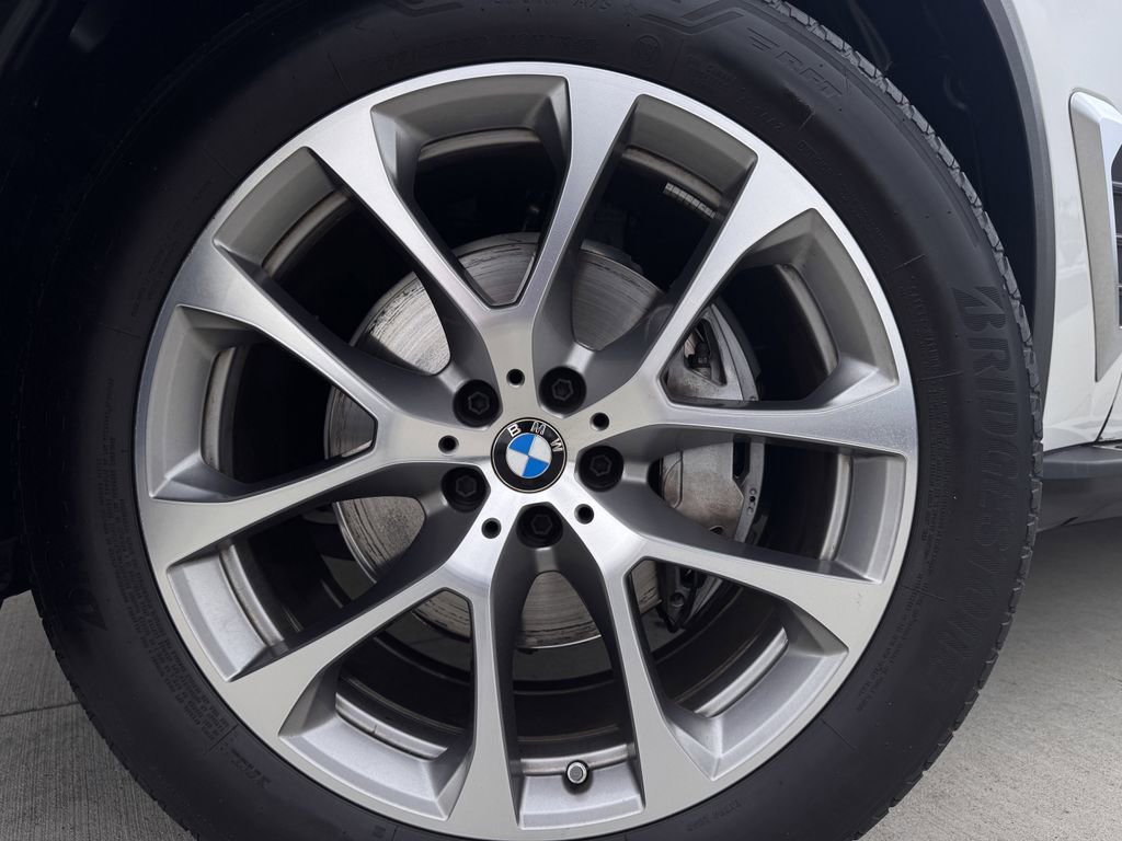 Used 2024 BMW X5 xDrive40i w/ Premium Package AWD/4WD image 9