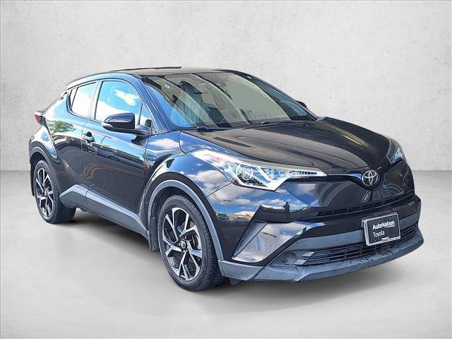 Used 2019 Toyota C-HR XLE video 3
