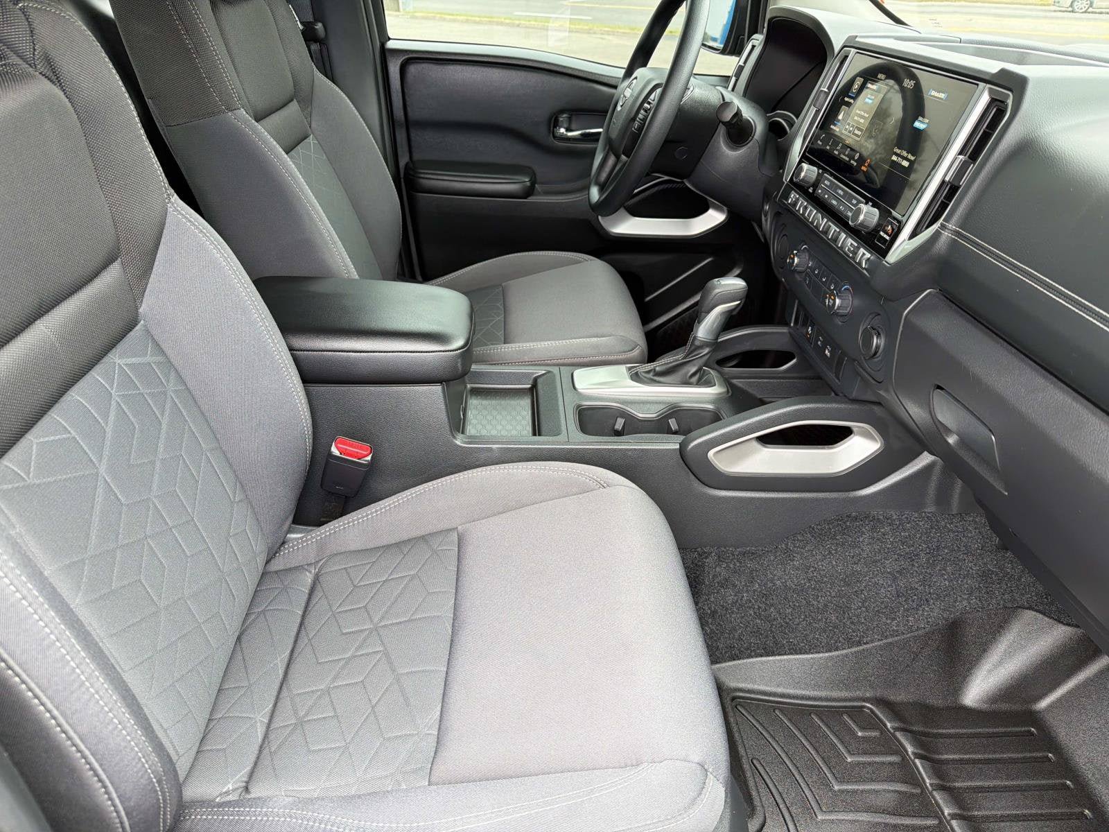 Used 2025 Nissan Frontier SV RWD image 19