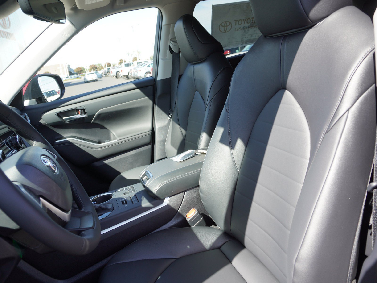 New 2026 Toyota Highlander XLE AWD/4WD image 25