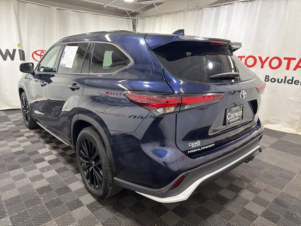 Used 2025 Toyota Highlander XSE AWD/4WD image 5