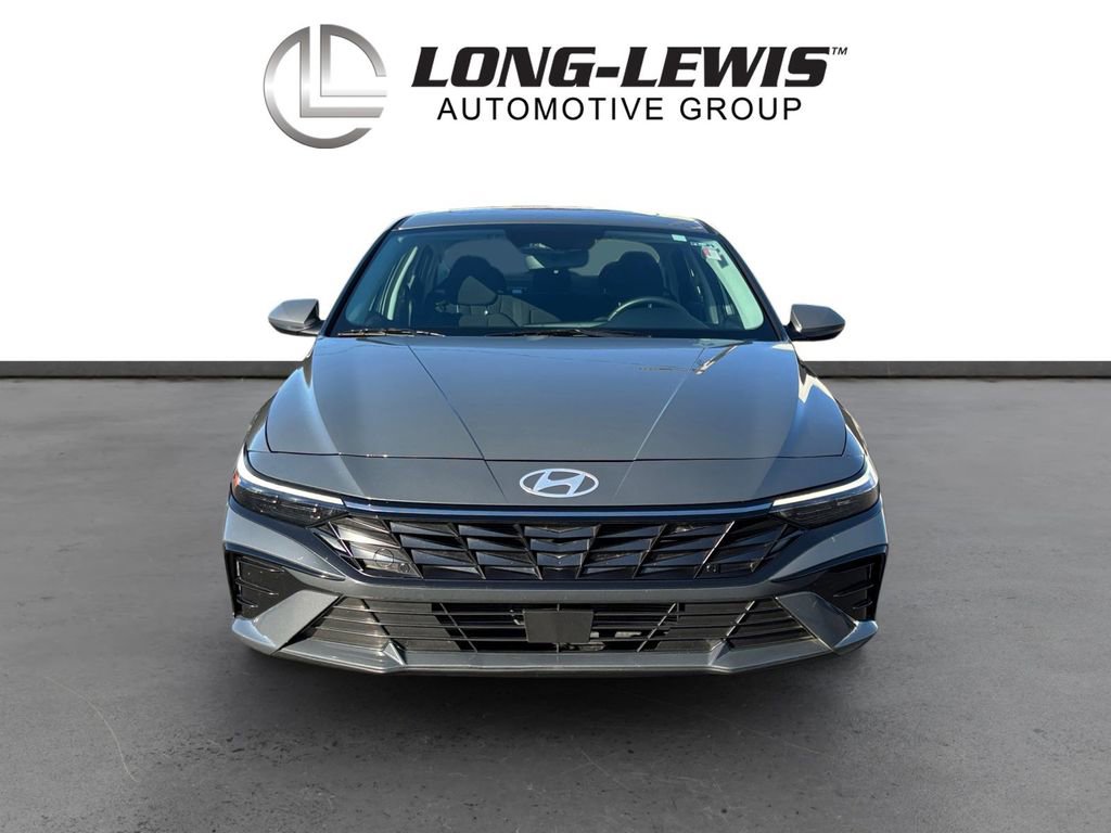 Used 2024 Hyundai Elantra SEL w/ Convenience Package image 11