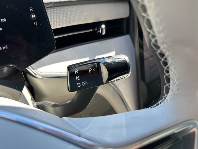 Certified 2025 Volvo EX90 Plus AWD/4WD image 17