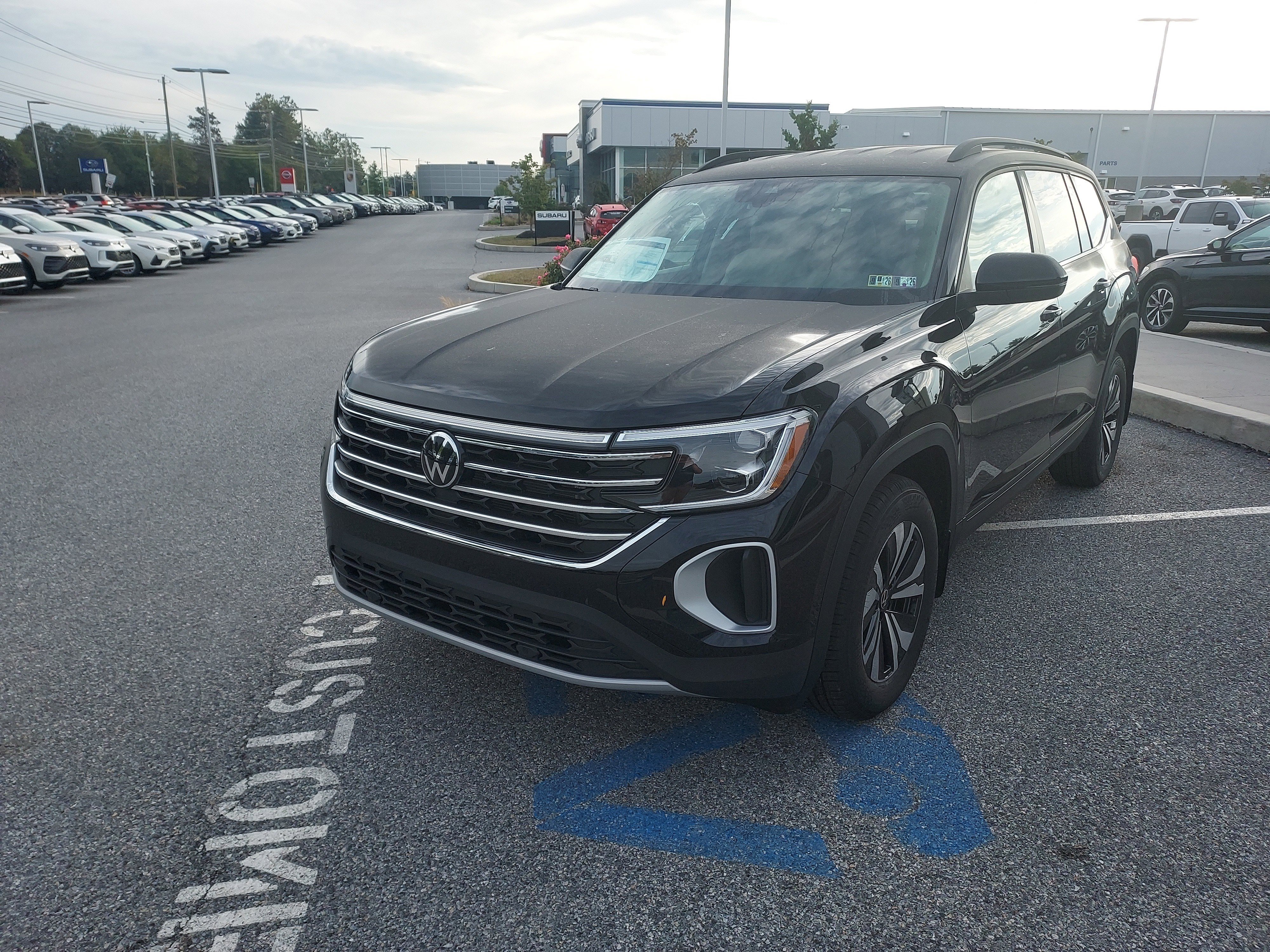 New 2026 Volkswagen Atlas SE image 2