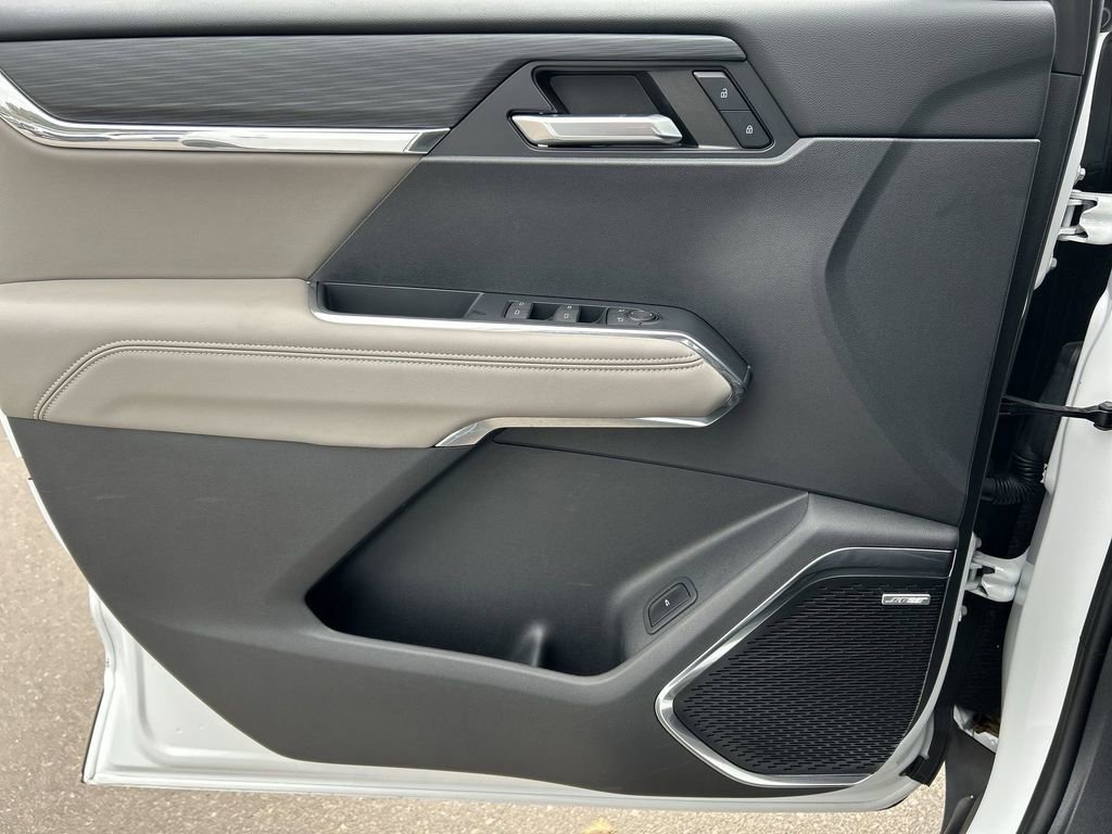 Used 2024 GMC Acadia Elevation FWD image 22