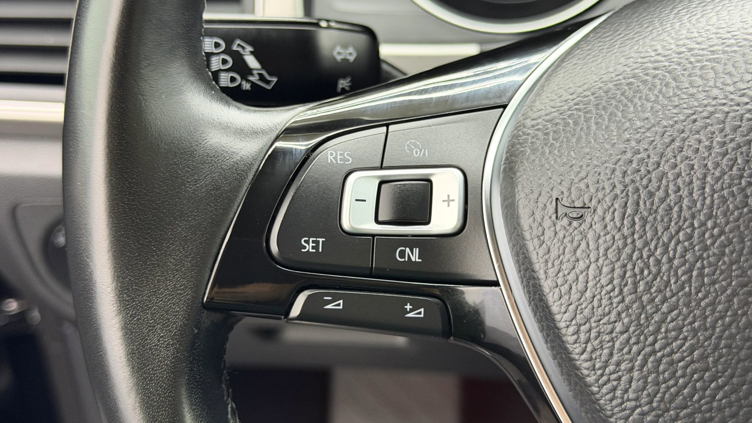 Used 2018 Volkswagen Atlas SE image 19