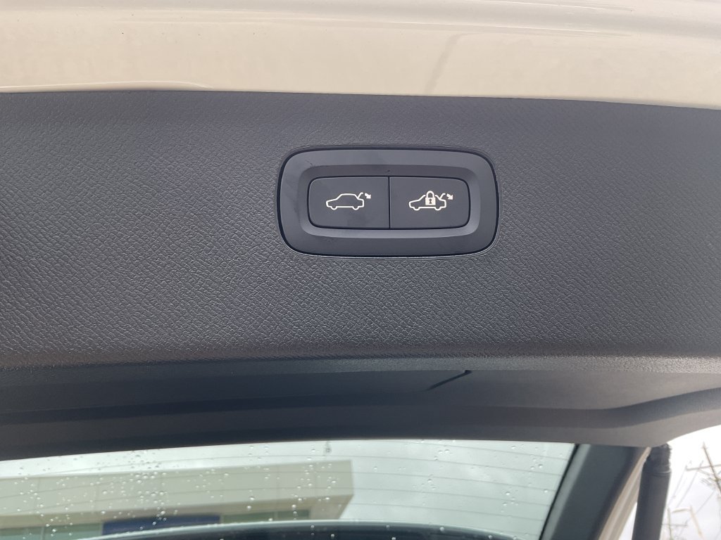 New 2027 Volvo XC90 B5 Core AWD/4WD image 10
