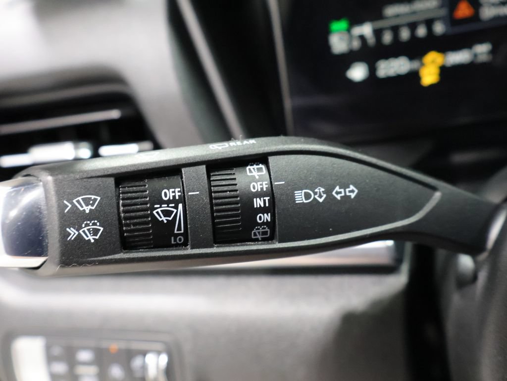 Used 2025 GMC Terrain Elevation AWD/4WD image 31