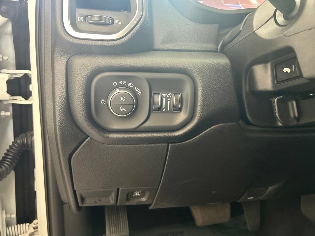 Used 2026 RAM 2500 Laramie AWD/4WD image 46