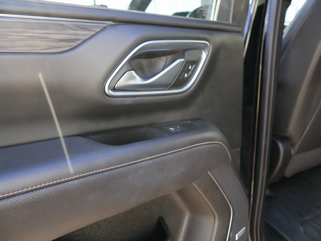 Used 2022 GMC Yukon SLT w/ SLT Premium Package image 24