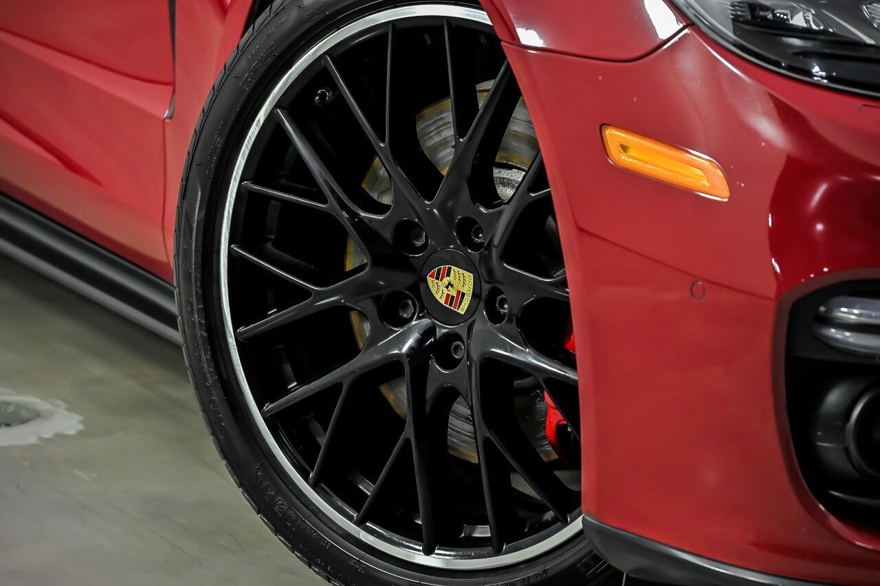 Used 2019 Porsche Panamera GTS AWD/4WD image 4