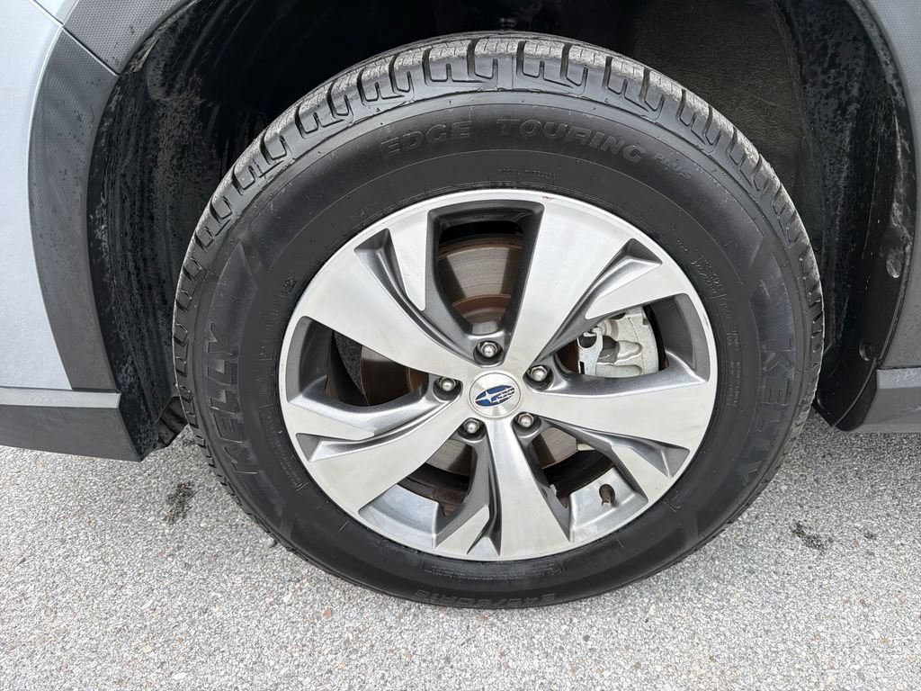 Certified 2023 Subaru Ascent Premium w/ Convenience Package AWD/4WD image 9