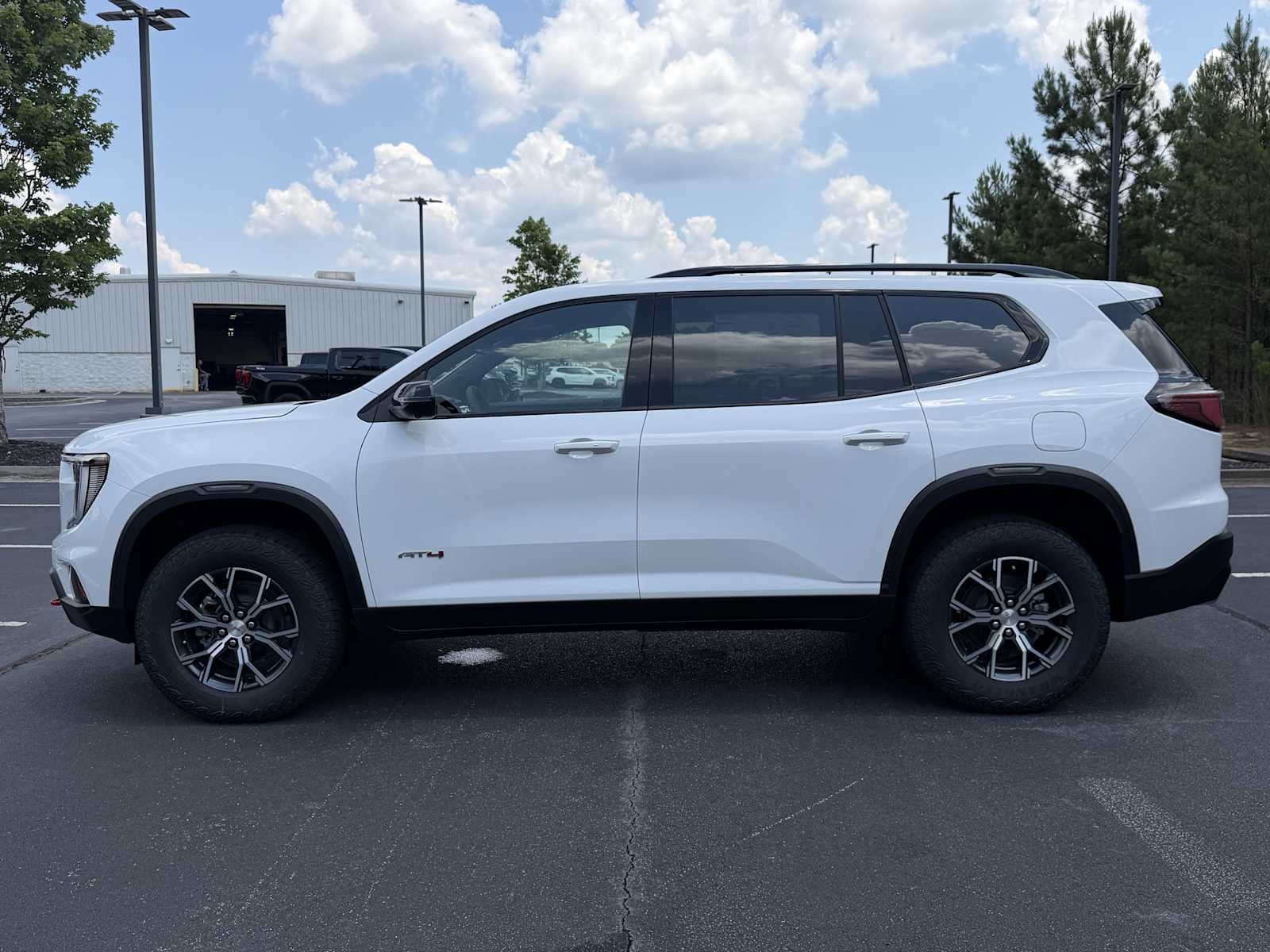 New 2026 GMC Acadia AT4 w/ Luxury Package AWD/4WD image 24