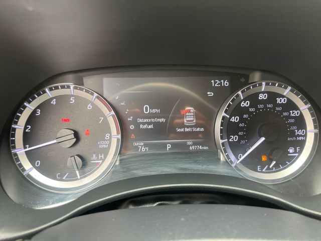 Used 2023 Toyota Highlander LE FWD image 17