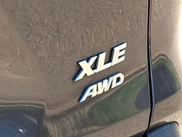 Used 2021 Toyota RAV4 XLE image 34