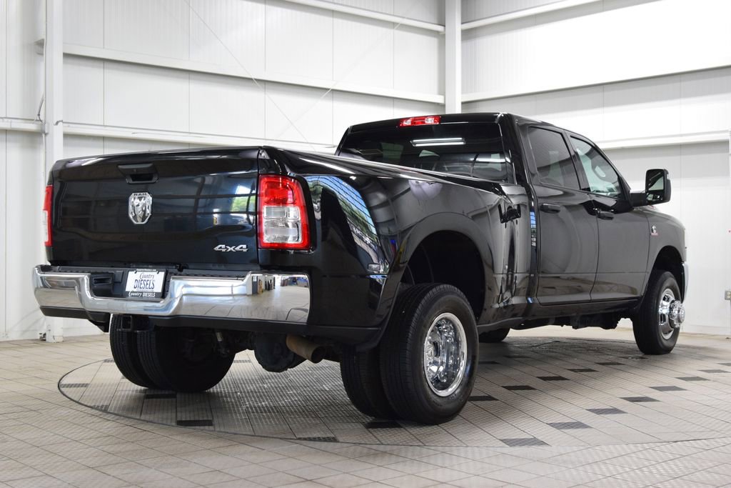 Used 2024 RAM 3500 Tradesman w/ Chrome Appearance Group AWD/4WD image 8