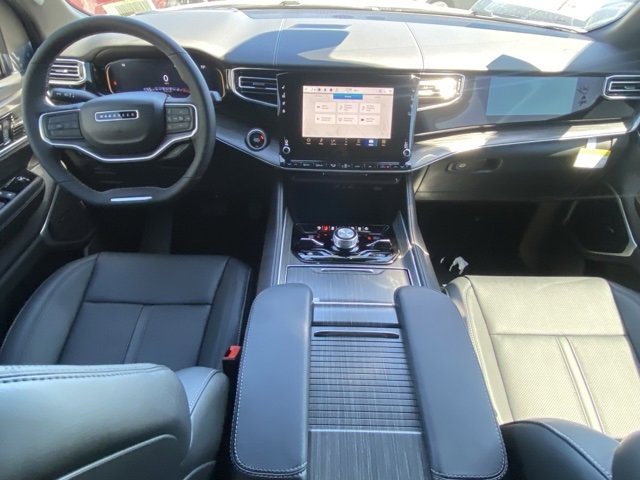 New 2023 Jeep Wagoneer Series III w/ Preferred Equipment Group image 34