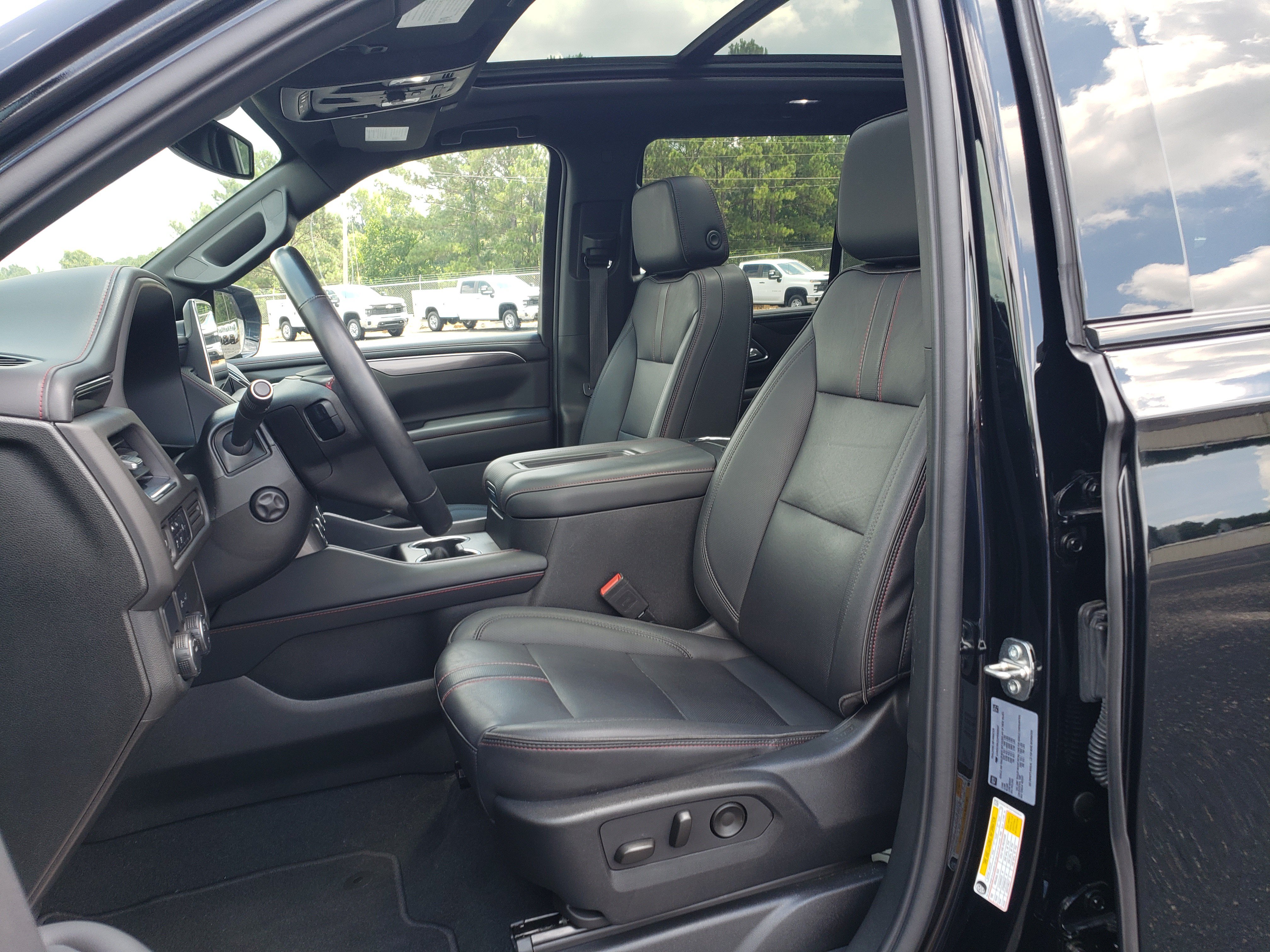 Used 2023 Chevrolet Tahoe RST w/ Luxury Package RWD image 31