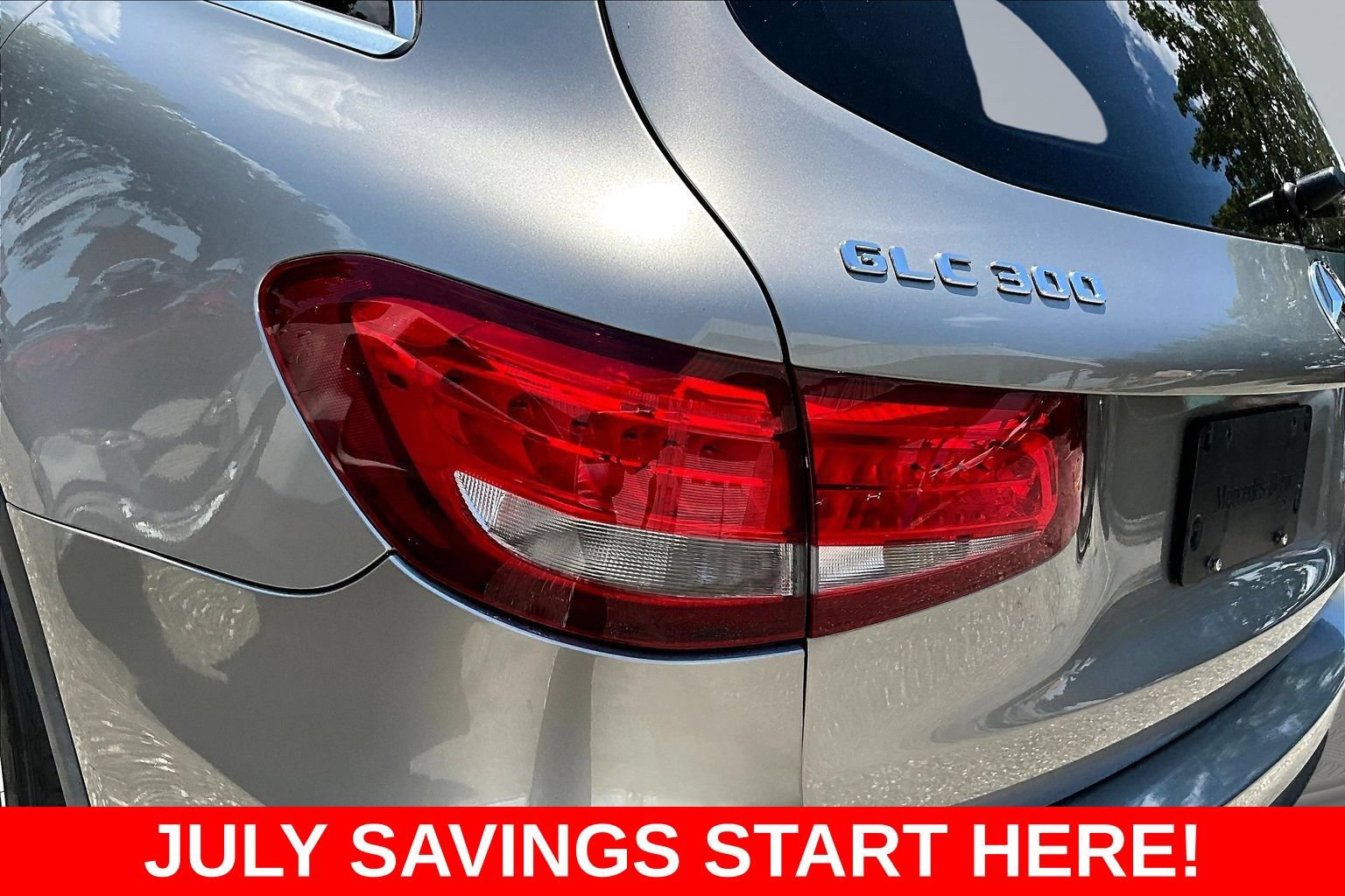 Used 2019 Mercedes-Benz GLC 300 4MATIC w/ Premium Package image 29