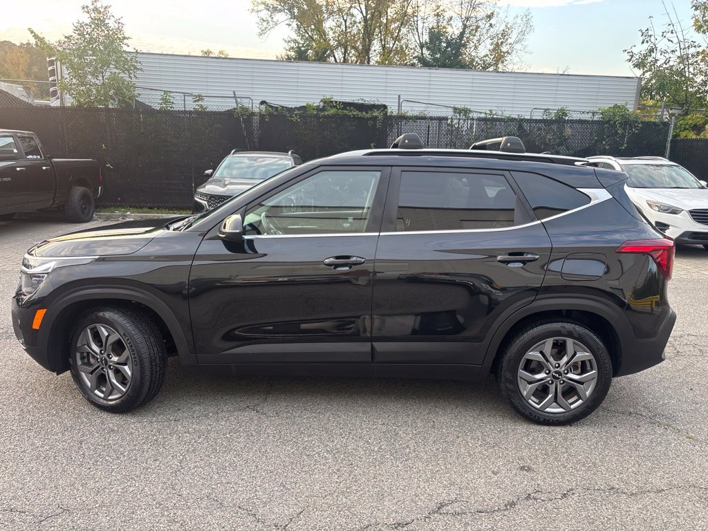Used 2024 Kia Seltos S AWD/4WD image 3