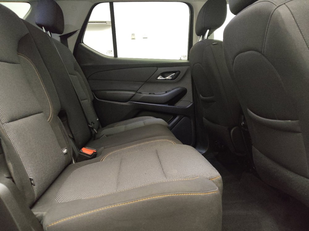 Used 2021 Chevrolet Traverse LS FWD image 19