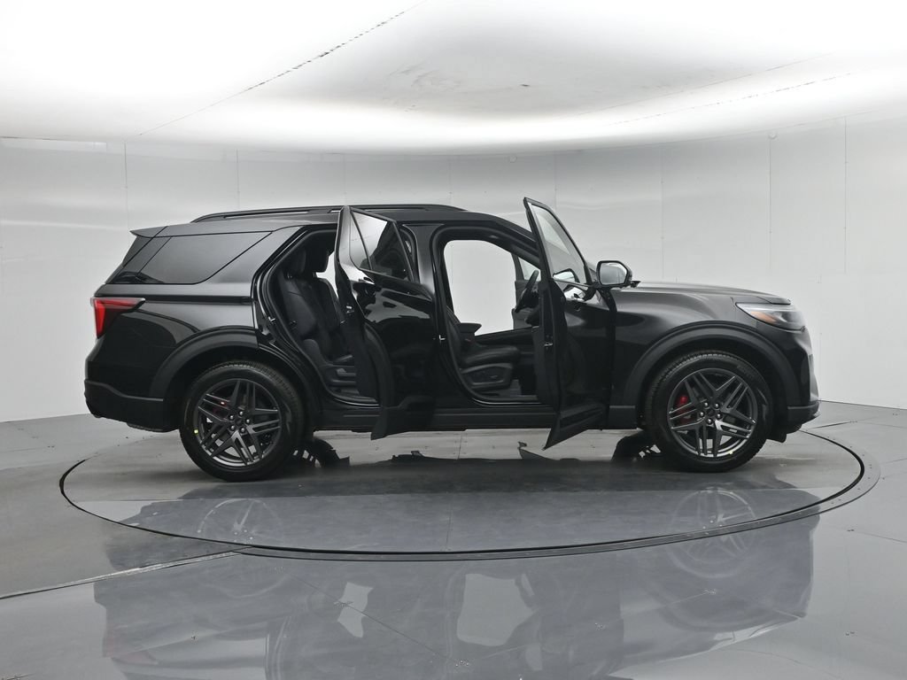 New 2026 Ford Explorer ST RWD image 4