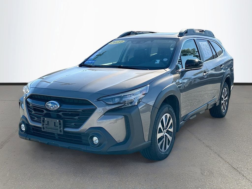 Used 2023 Subaru Outback Premium image 3