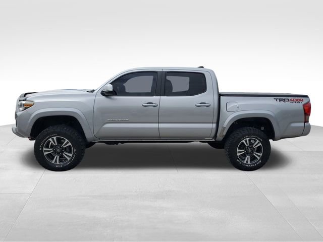 Used 2016 Toyota Tacoma TRD Sport w/ Towing Package AWD/4WD image 8