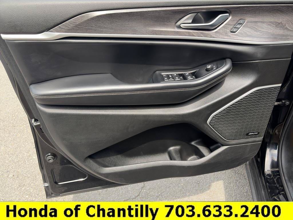 Used 2021 Jeep Grand Cherokee L Limited AWD/4WD image 23