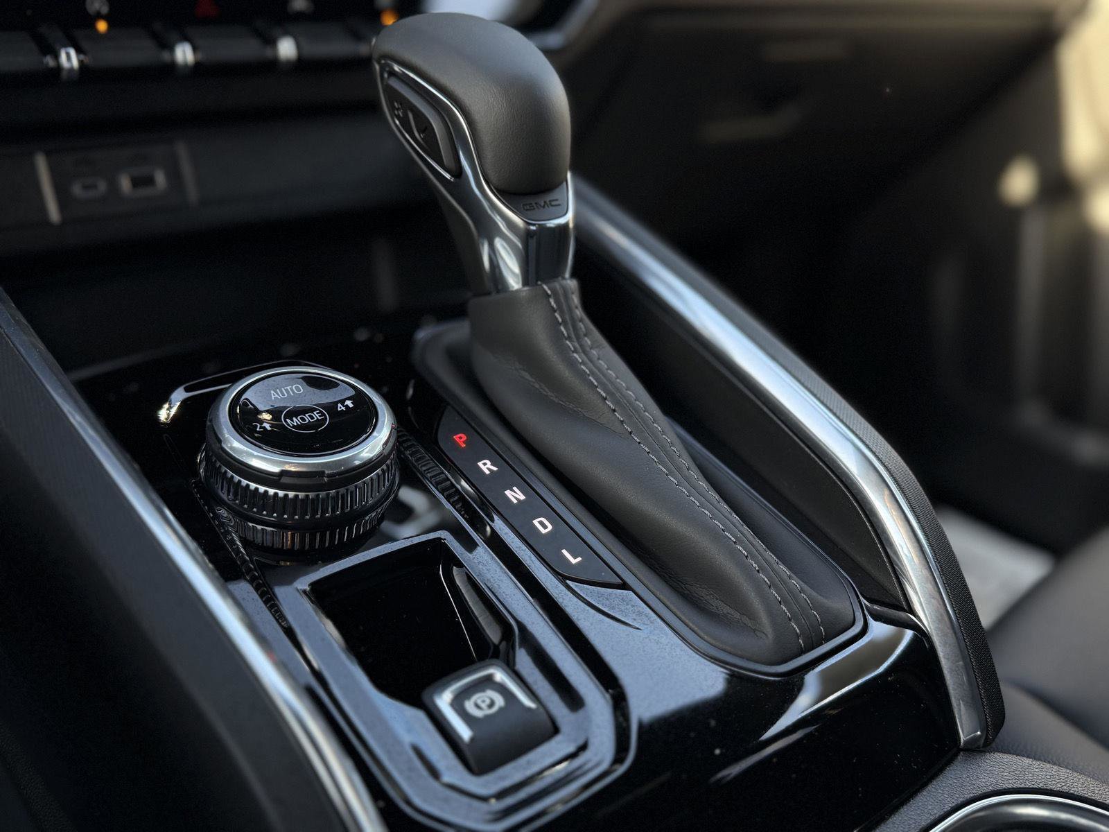 New 2026 GMC Canyon Elevation w/ Convenience Package image 18