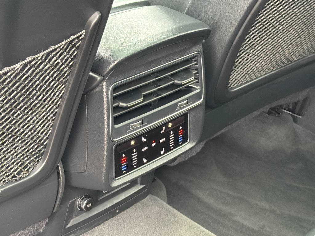Used 2022 Audi SQ7 Premium Plus w/ SQ7 Executive Package AWD/4WD image 22