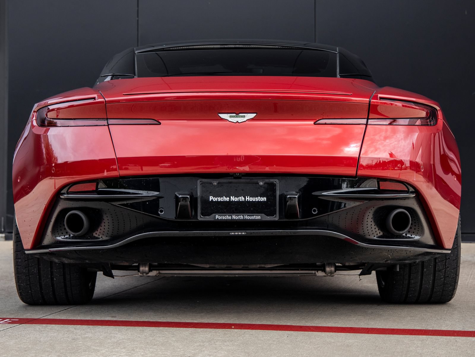 Used 2017 Aston Martin DB11 V12 RWD image 7