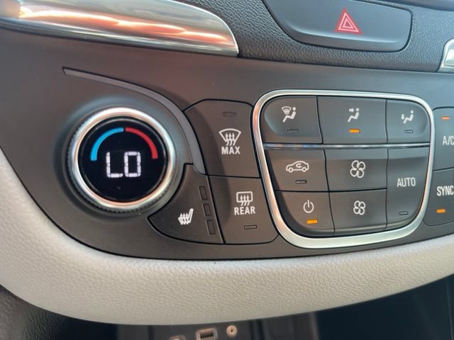 Used 2019 Chevrolet Equinox LT FWD image 8