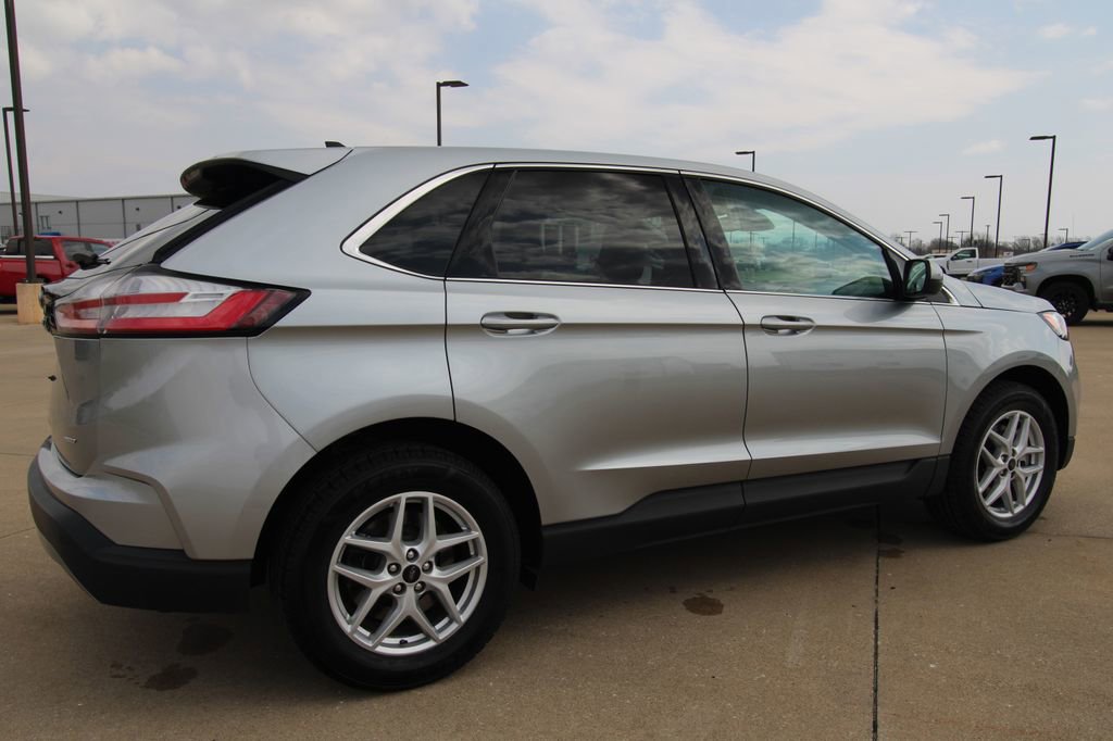 Used 2024 Ford Edge SEL image 5