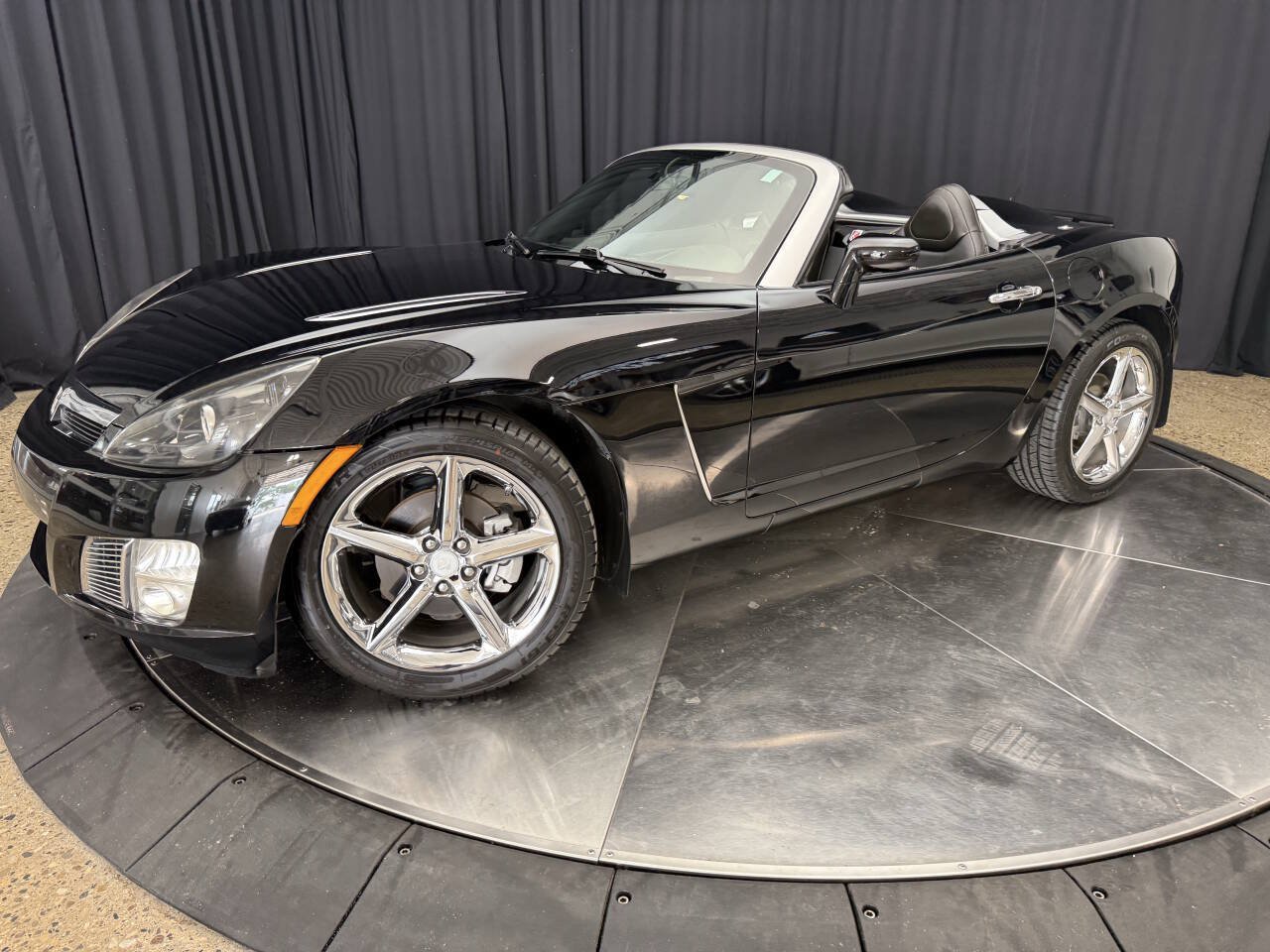 Used 2008 Saturn Sky Red Line RWD image 2