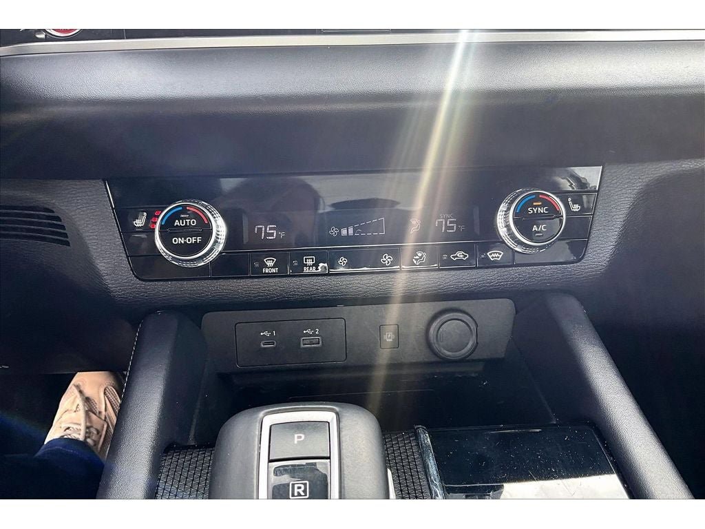 Used 2024 Mitsubishi Outlander Ralliart AWD/4WD image 25