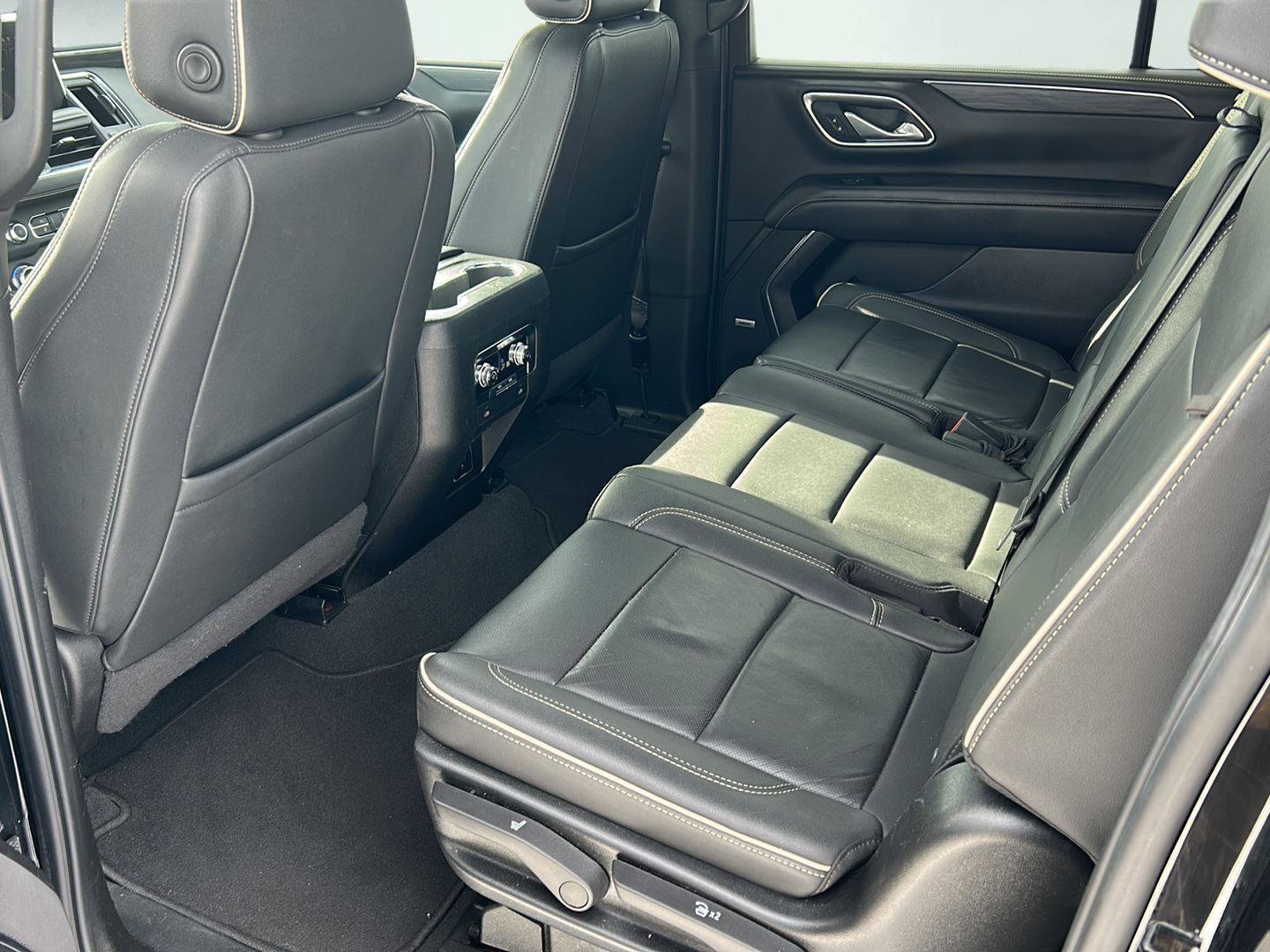 Used 2024 GMC Yukon XL SLT AWD/4WD image 21