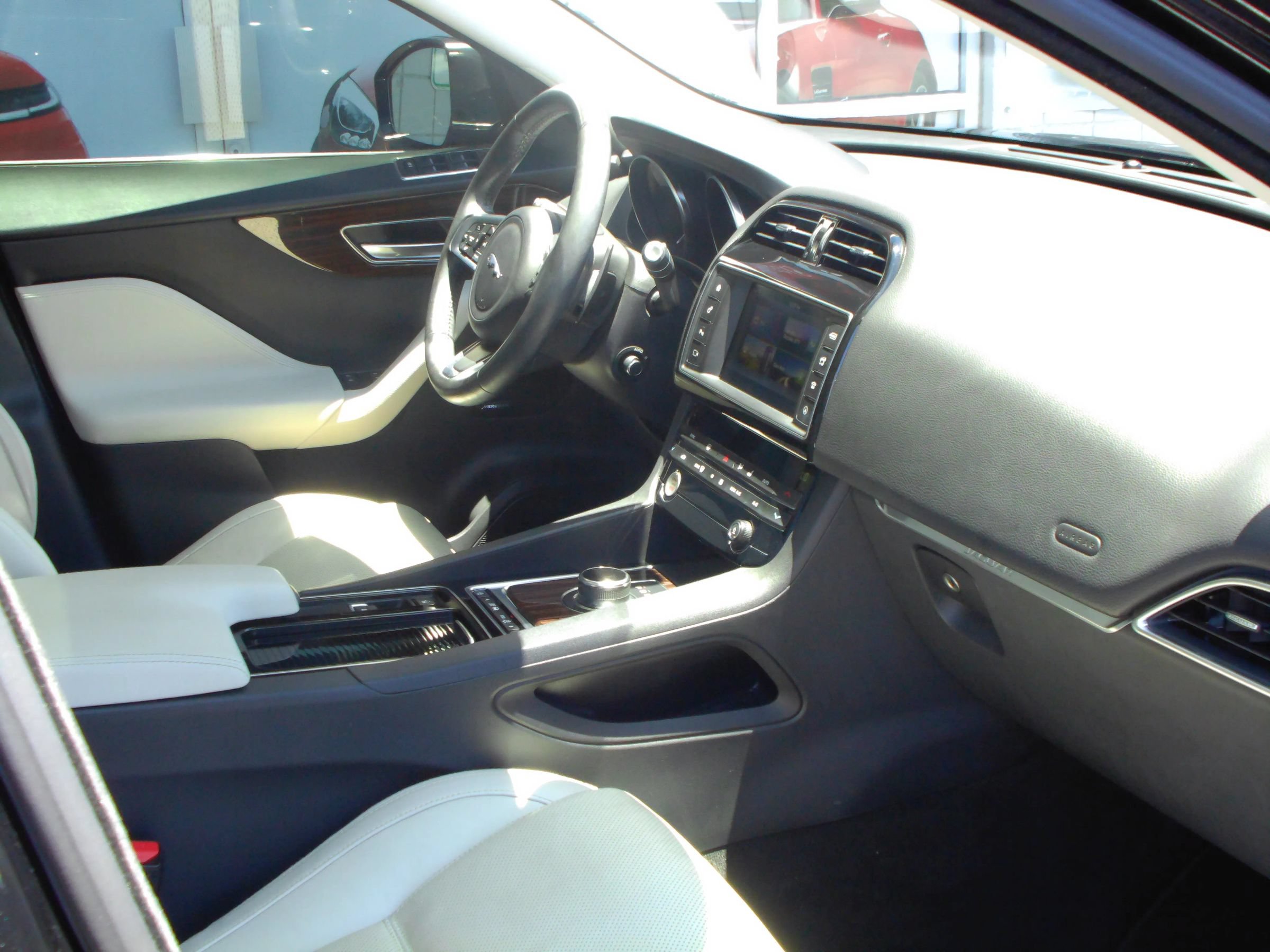 Used 2018 Jaguar F-PACE Prestige AWD/4WD image 25