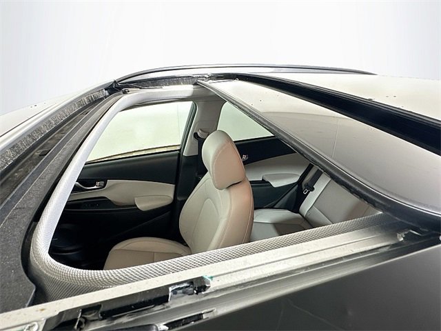 Used 2022 Hyundai Kona Limited image 14