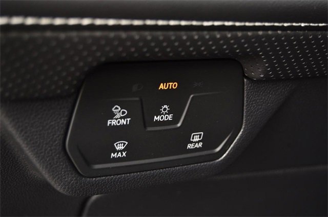 New 2026 Volkswagen Atlas Cross Sport SE image 11