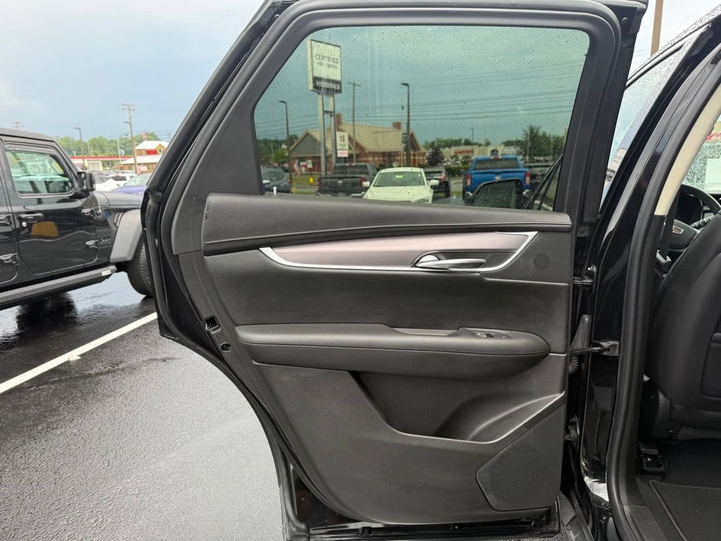 Used 2017 Cadillac XT5 Premium Luxury AWD/4WD image 15