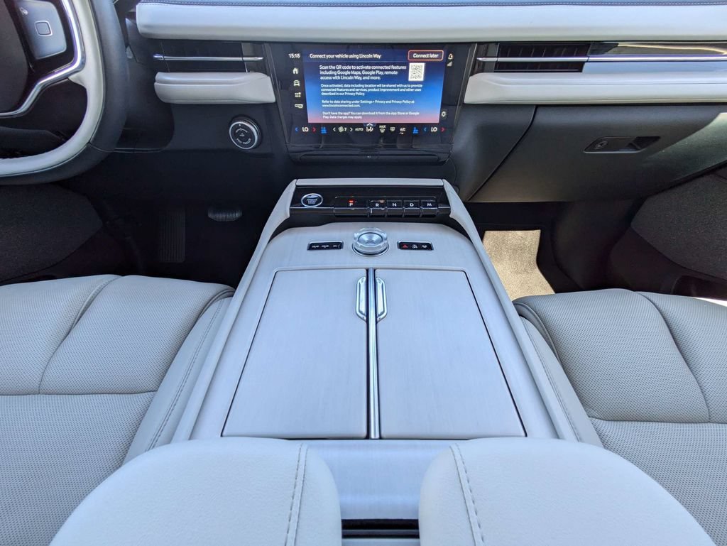 Certified 2026 Lincoln Navigator Reserve AWD/4WD image 26