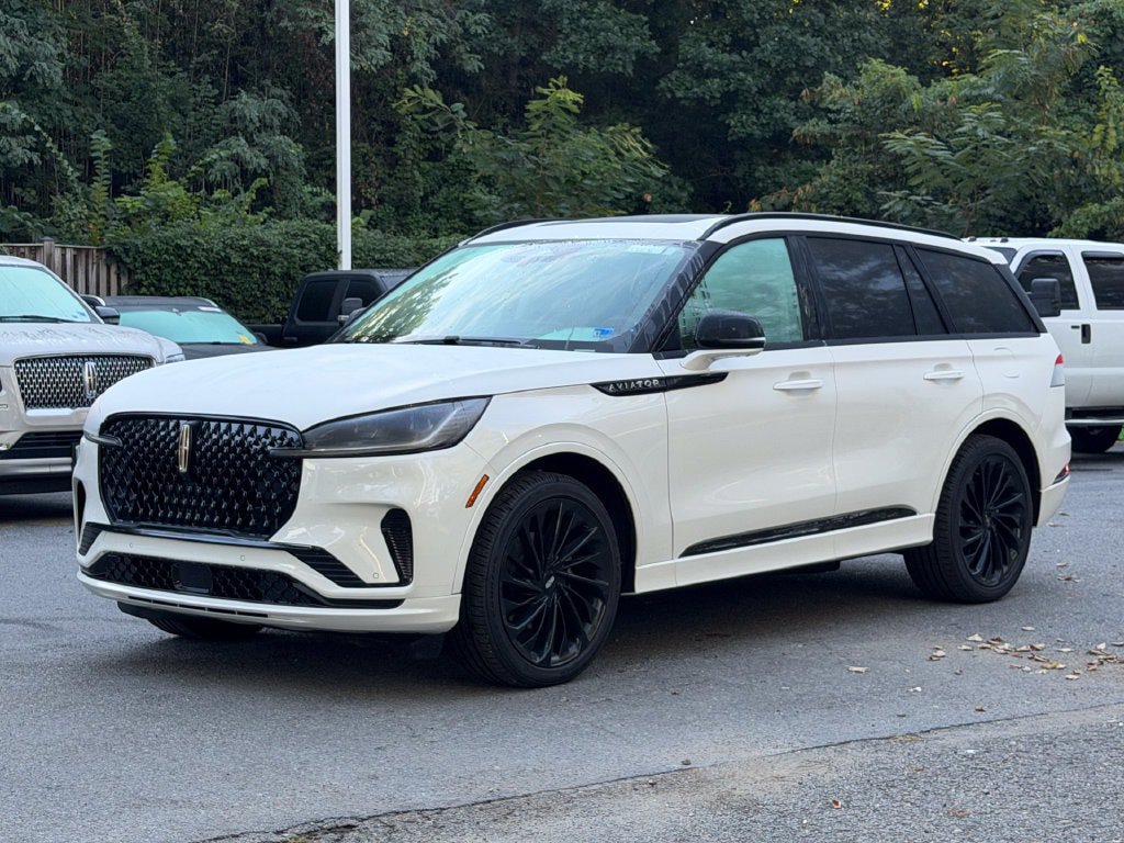 New 2026 Lincoln Aviator Reserve AWD/4WD image 3