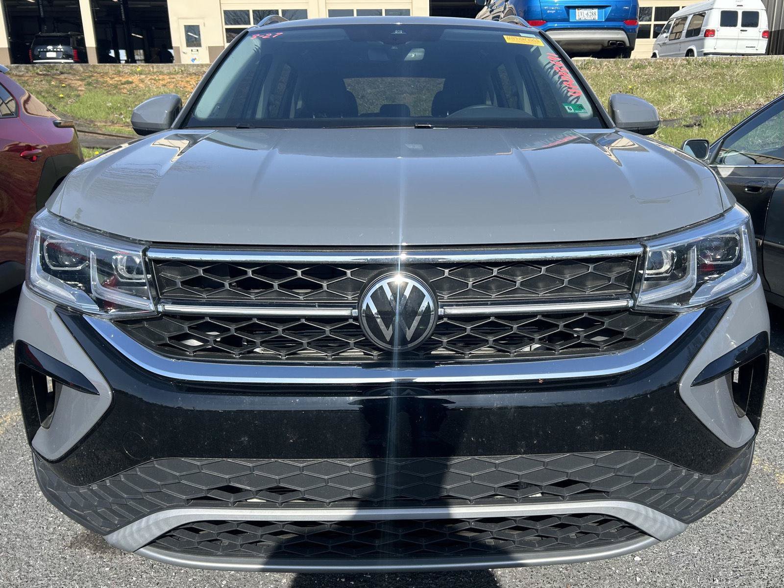Used 2024 Volkswagen Taos SEL AWD/4WD image 5