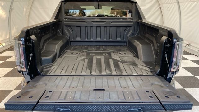 Used 2025 GMC Hummer EV 2X image 4