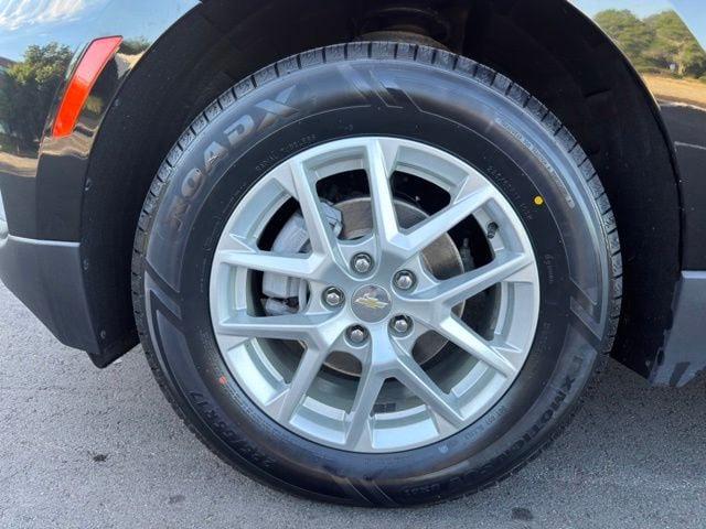 Used 2023 Chevrolet Equinox LT AWD/4WD image 28