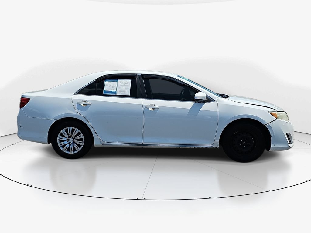 Used 2014 Toyota Camry LE FWD image 5